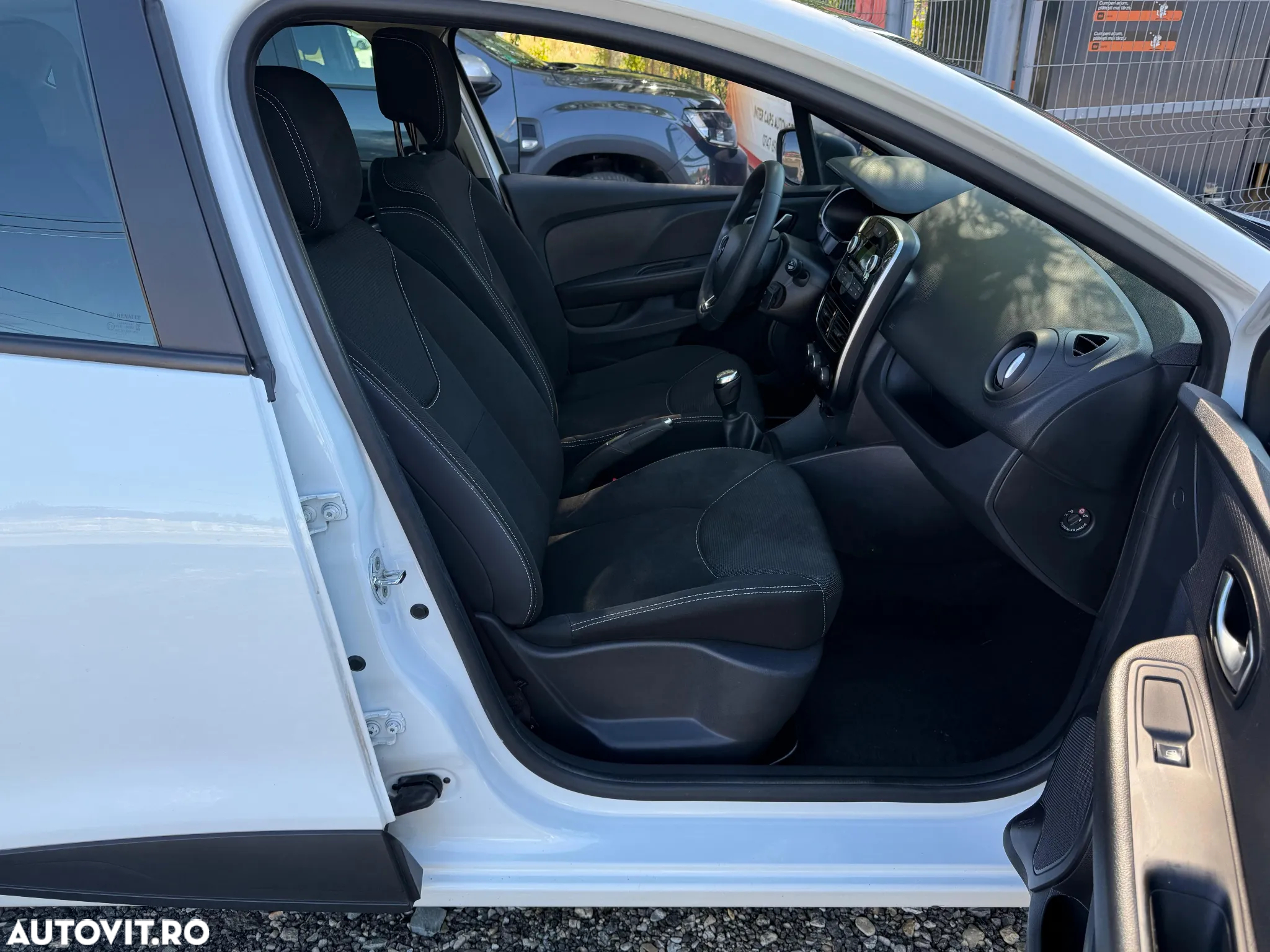Renault Clio 1.2 16V 75 Life - 7