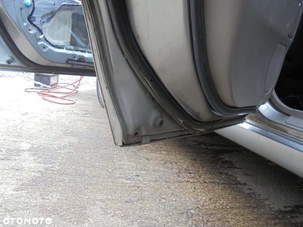 Forester SG drzwi tylne 45A prawe - 2