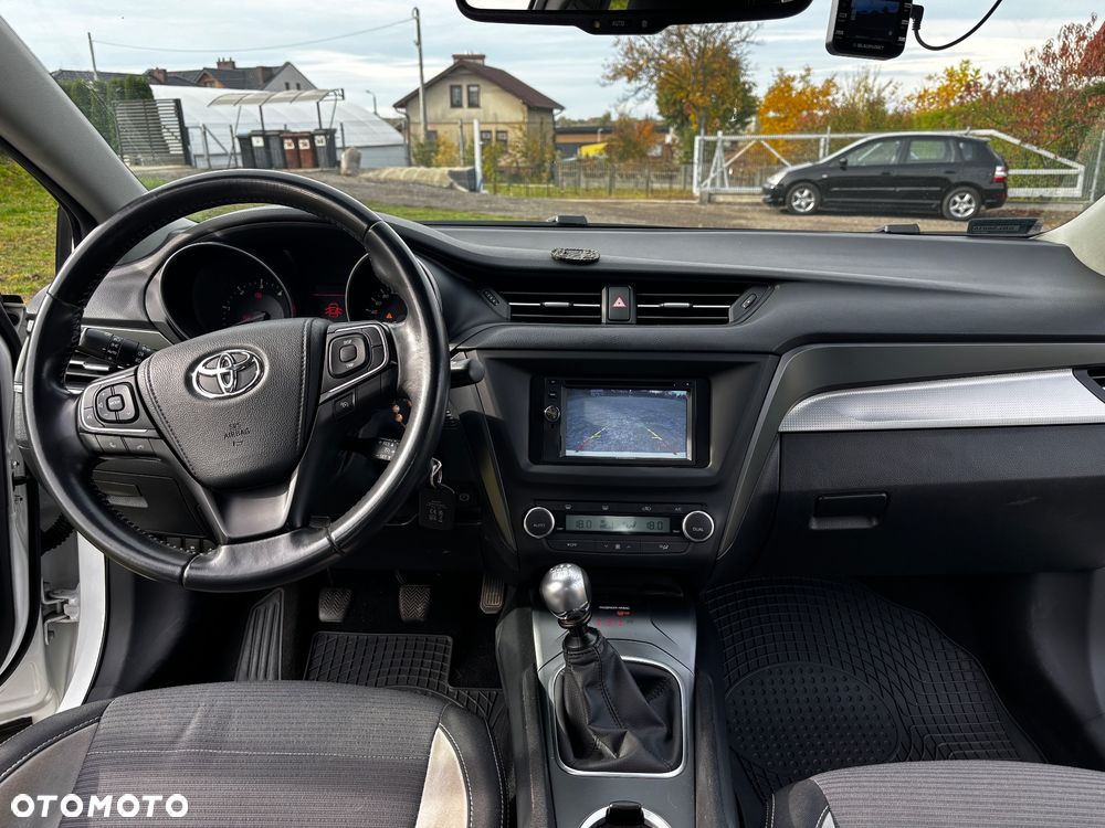 Toyota Avensis - 25