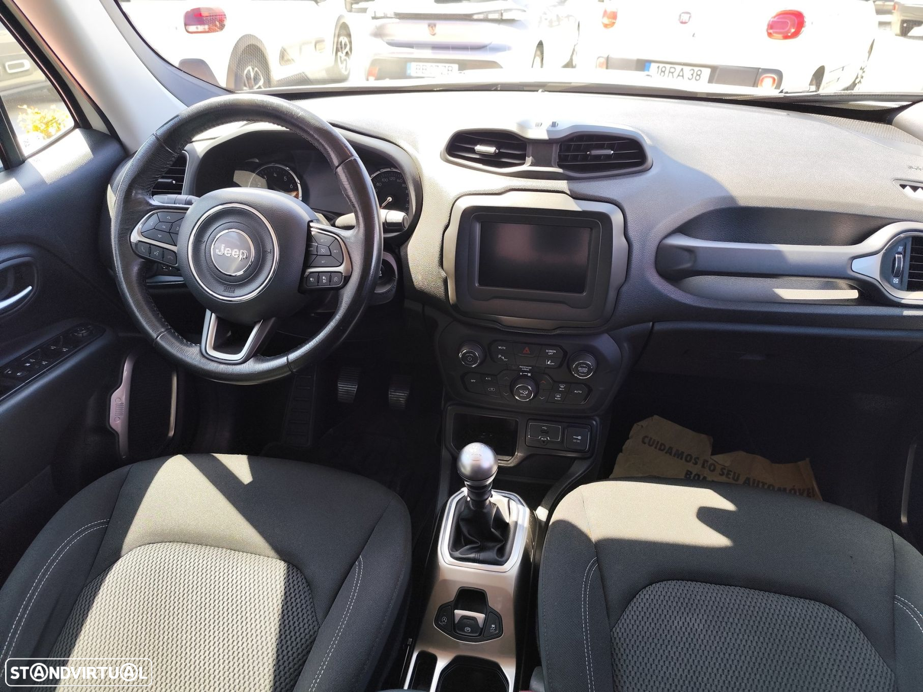 Jeep Renegade 1.0 T Limited - 11
