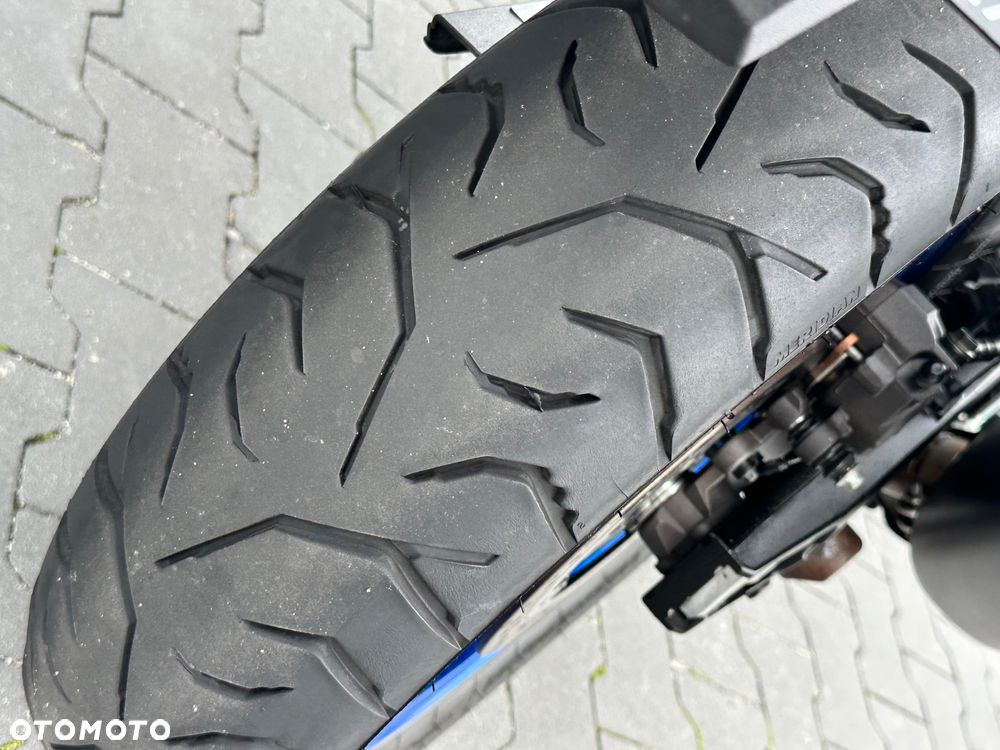Suzuki V-STROM - 11