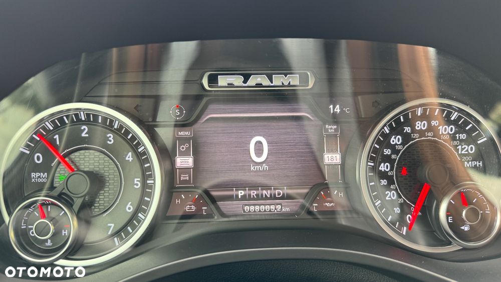 RAM 1500 5.7 Quad Cab Bighorn - 19