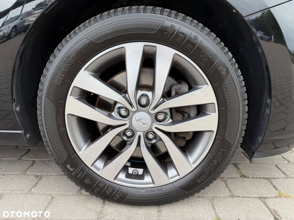 Hyundai i30 blue 1.6 CRDi Style - 17