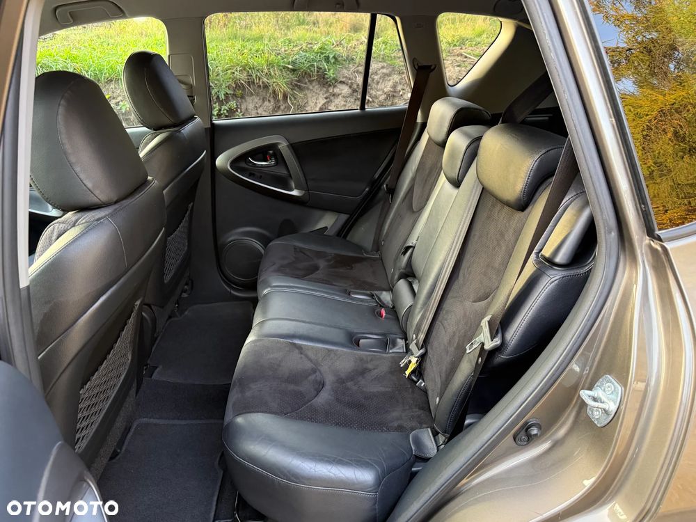 Toyota RAV4 2.0 VVT-i Premium - 27