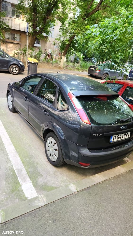 Ford Focus 1.8 TDCi Ambiente - 3