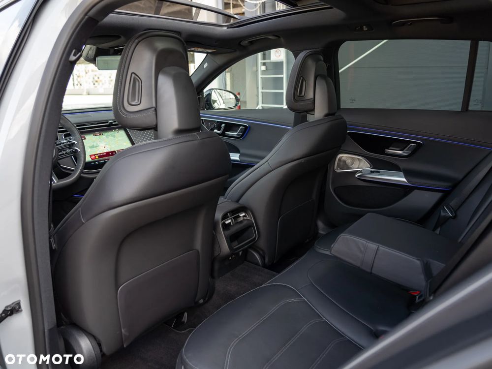 Mercedes-Benz Klasa E 300 de PHEV 4-Matic AMG 9G-Tronic - 16