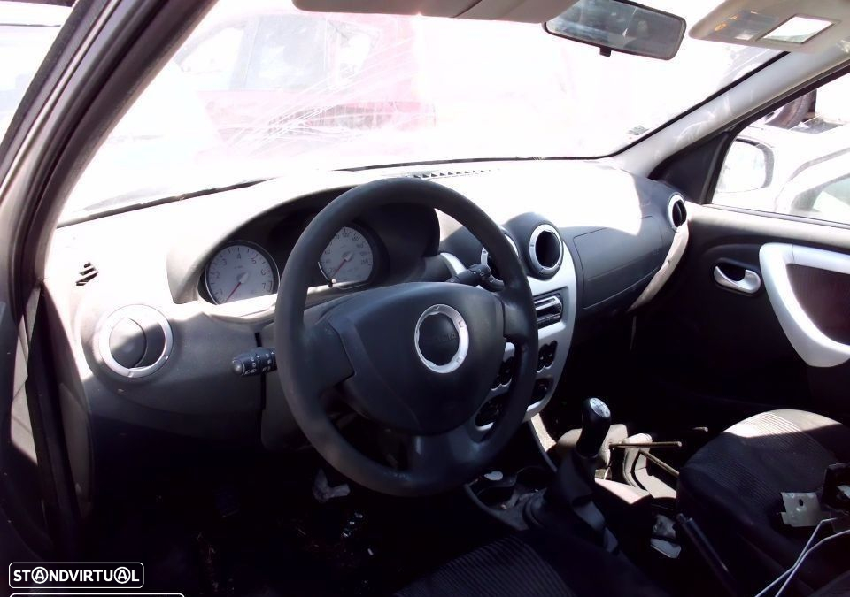 Peças Dacia Logan Express - Passageiros 4 (FS_) 2007 a 2010 - 15