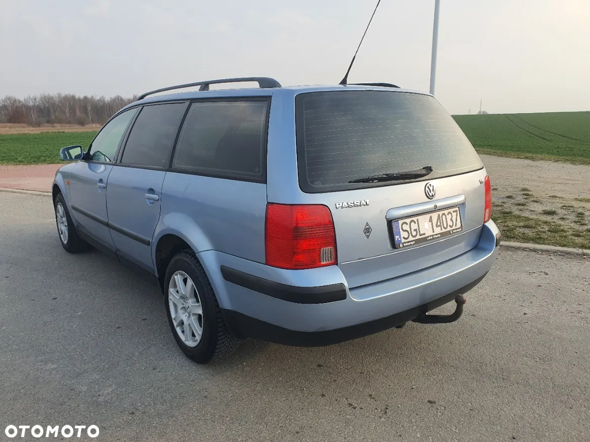 Volkswagen Passat 1.8 Comfortline - 25