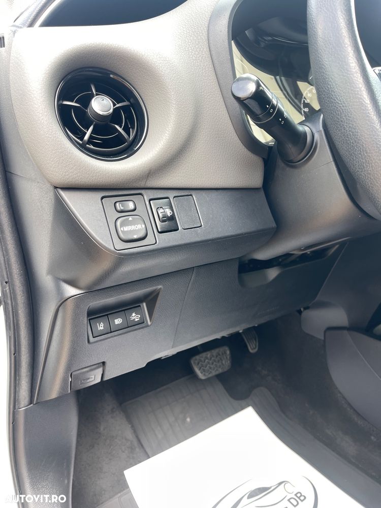 Toyota Yaris 1.5 VVT-i HSD Active - 31