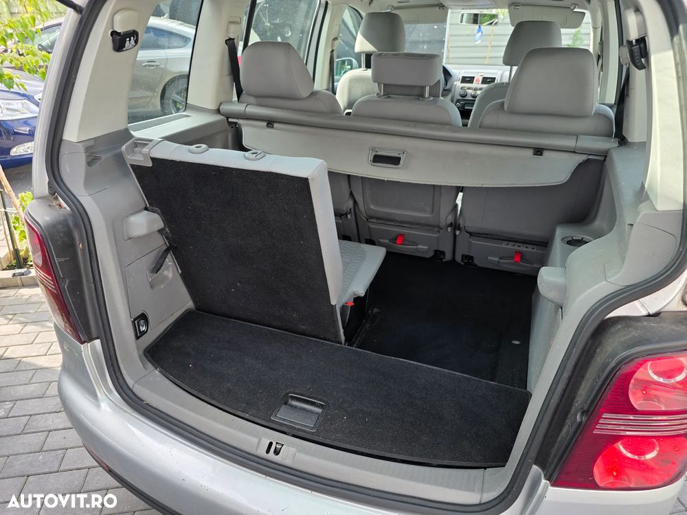 Volkswagen Touran 1.4 TSI Comfortline - 10