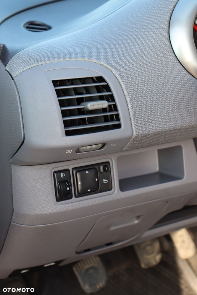 Nissan Micra - 10