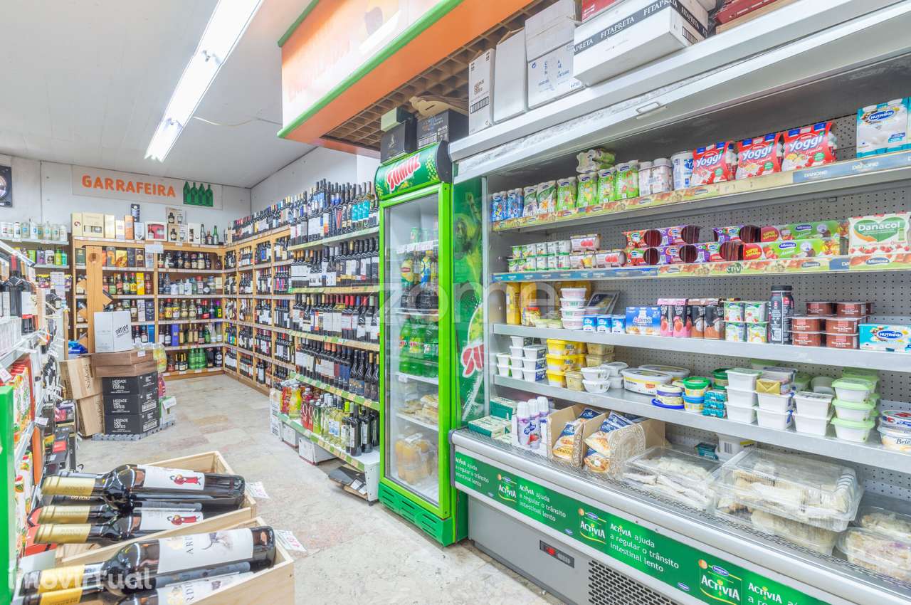 Minimercado p/ trespasse - no Mercado de Rio de Mouro - Grande imagem: 2/23