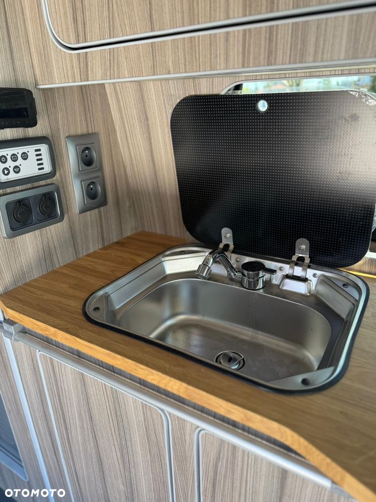 Volkswagen Transporter Caravelle DSG Lang Comfortline - 23