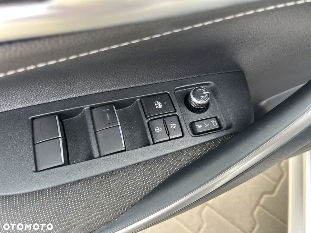 Toyota Corolla 1.8 Hybrid Comfort - 18