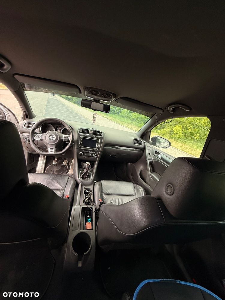 Volkswagen Golf - 8