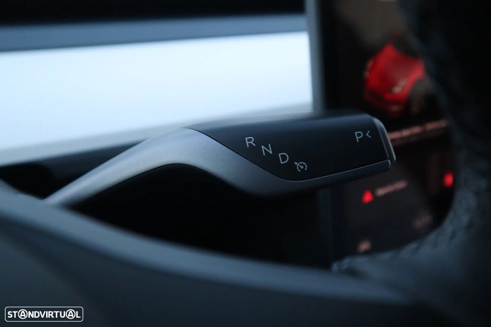 Tesla Model Y Tração Traseira - 32