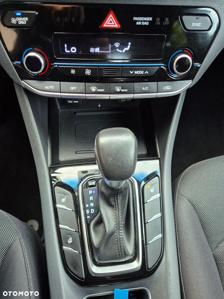 Hyundai IONIQ - 25