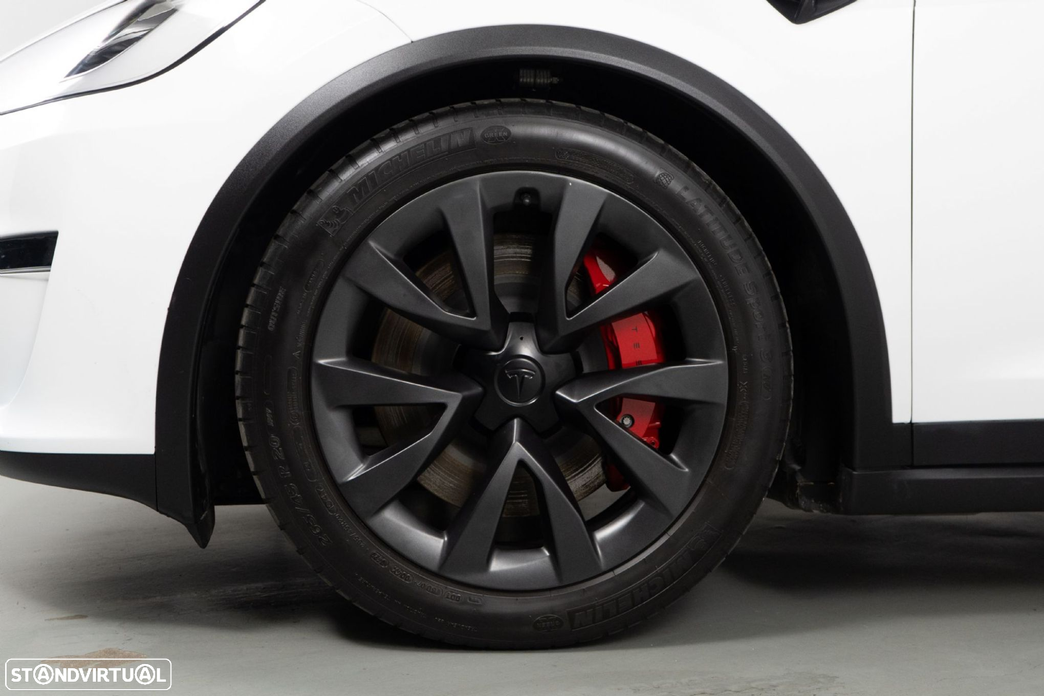 Tesla Model X Plaid AWD - 18