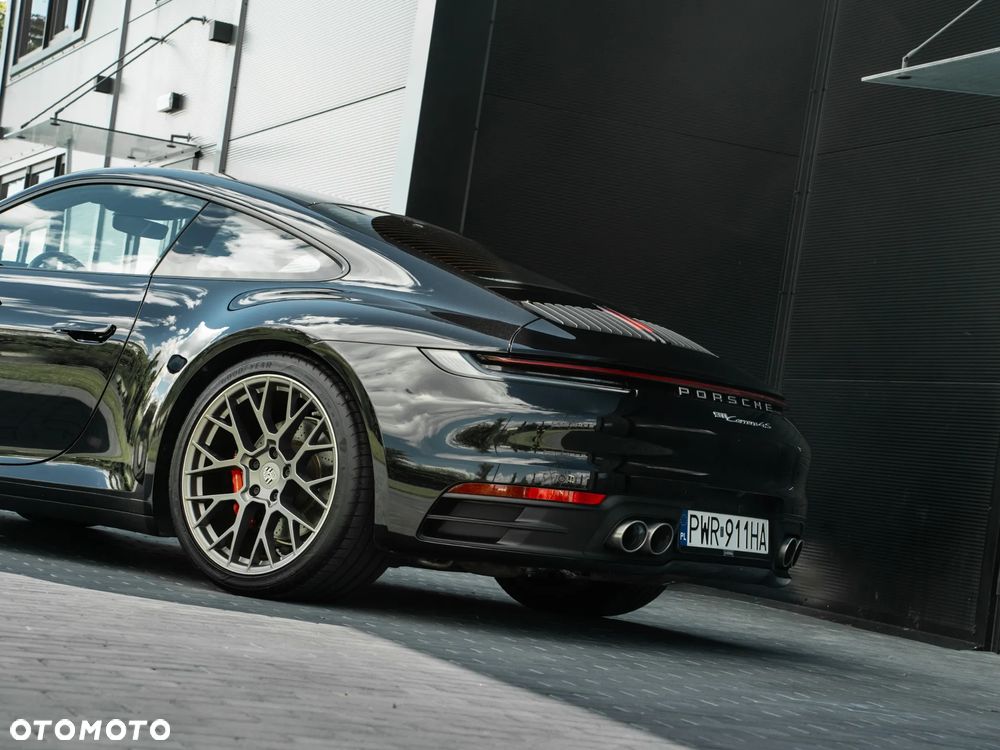 Porsche 911 Carrera 4S - 6