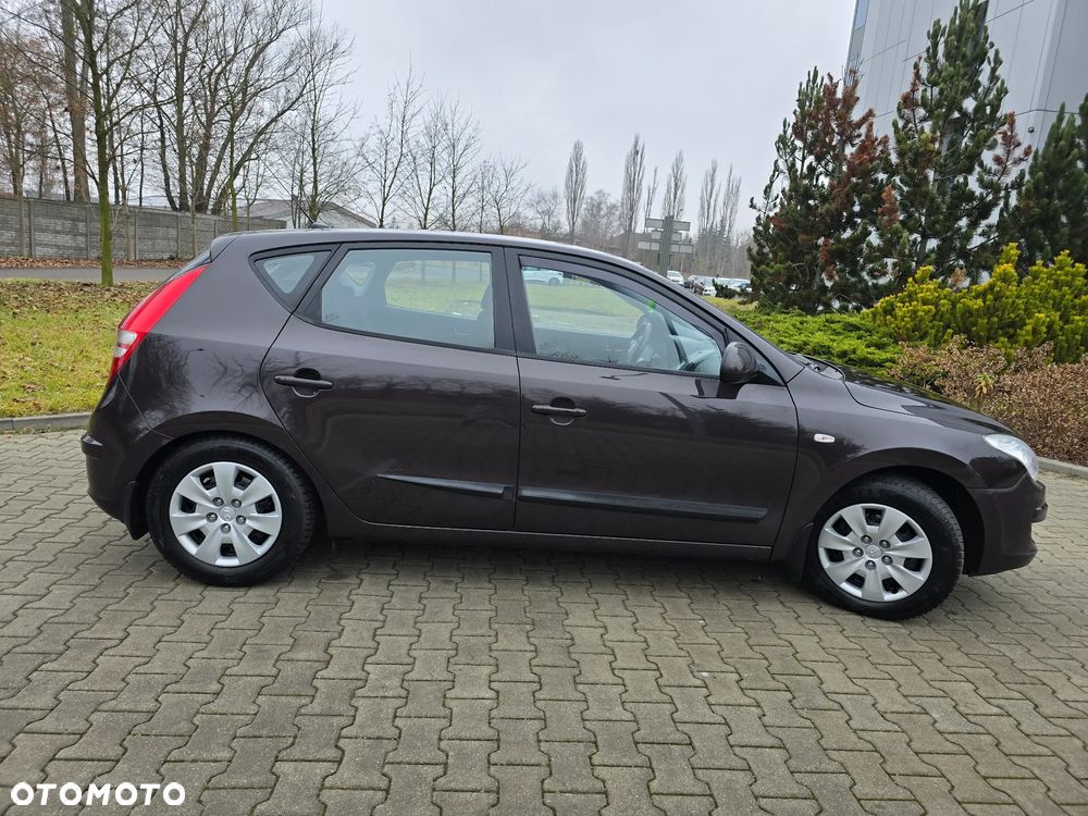 Hyundai i30 1.6 Comfort - 14