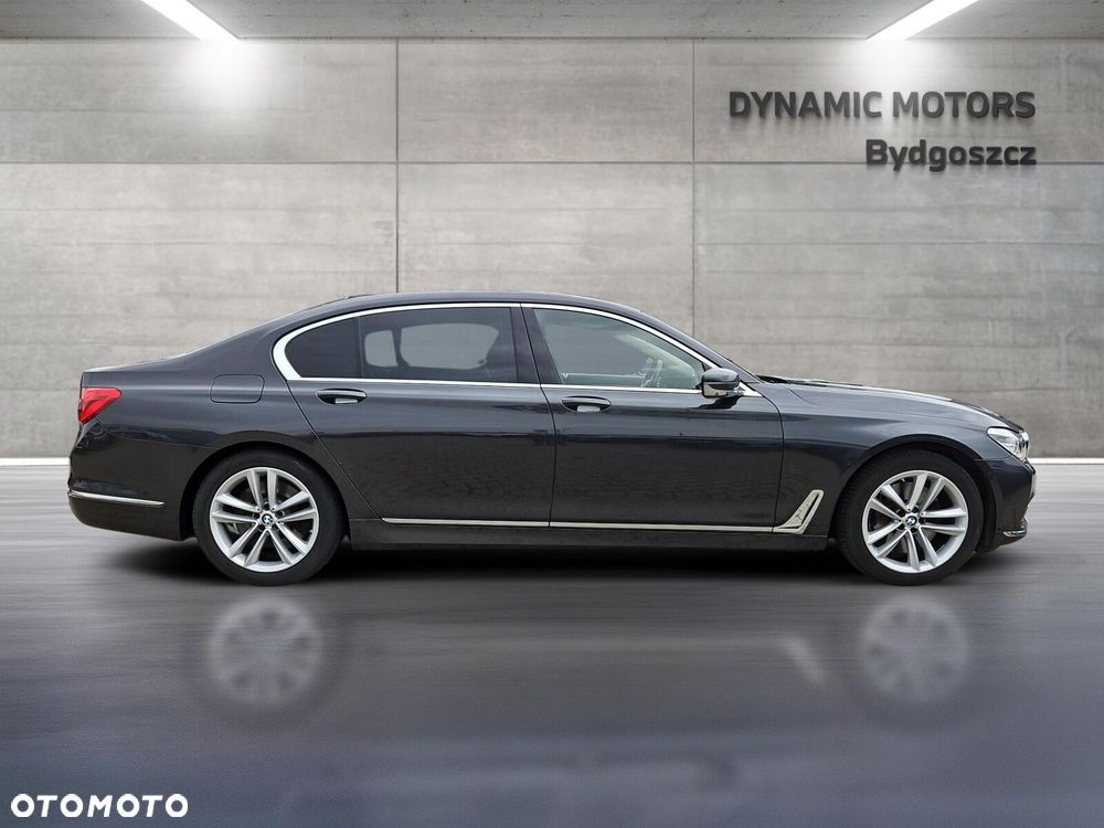 BMW Seria 7 - 8