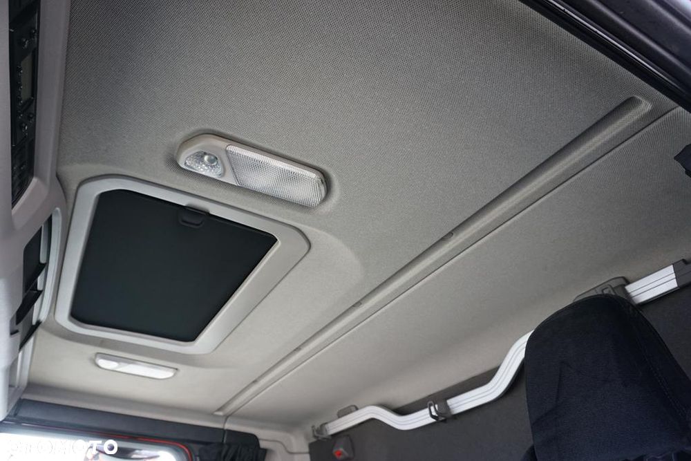 Scania SCANIA / P 360 / E 6 / CHŁODNIA + WINDA / 18 PALET / RETARDER / OŚ SKRĘTNA - 36