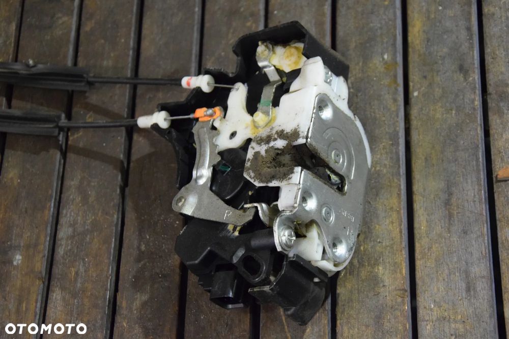 Mitsubishi COLT 6 VI Zamek drzwi prawy przód 2PIN - 4