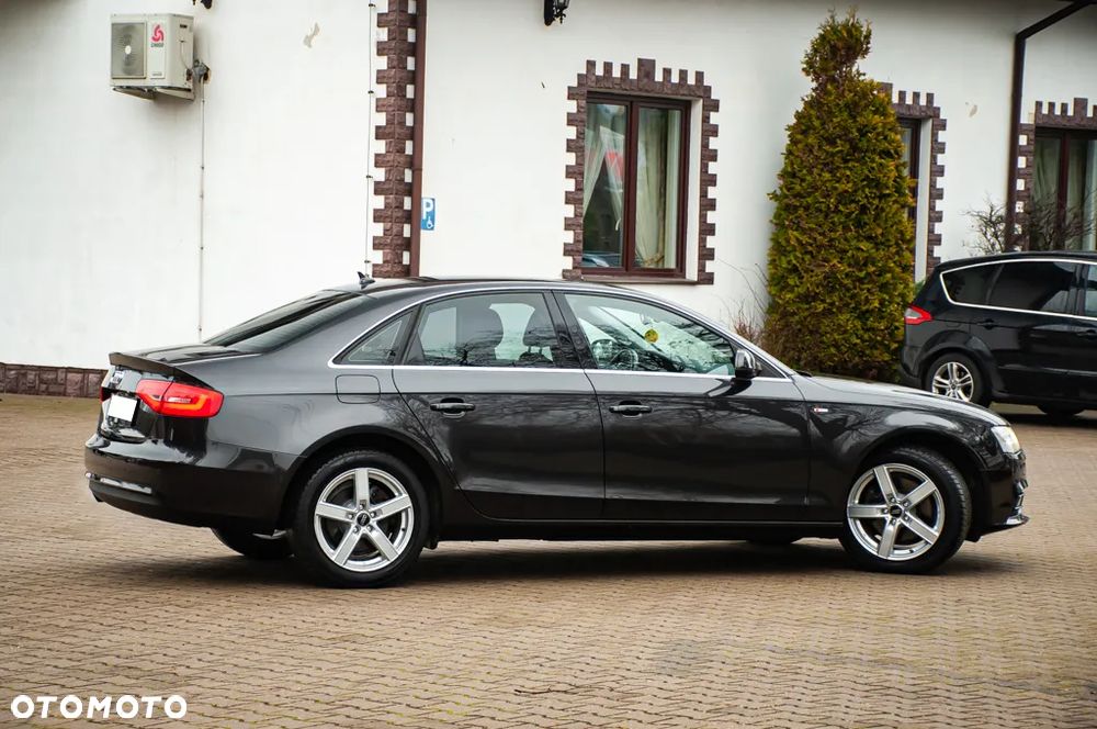 Audi A4 Limousine - 13