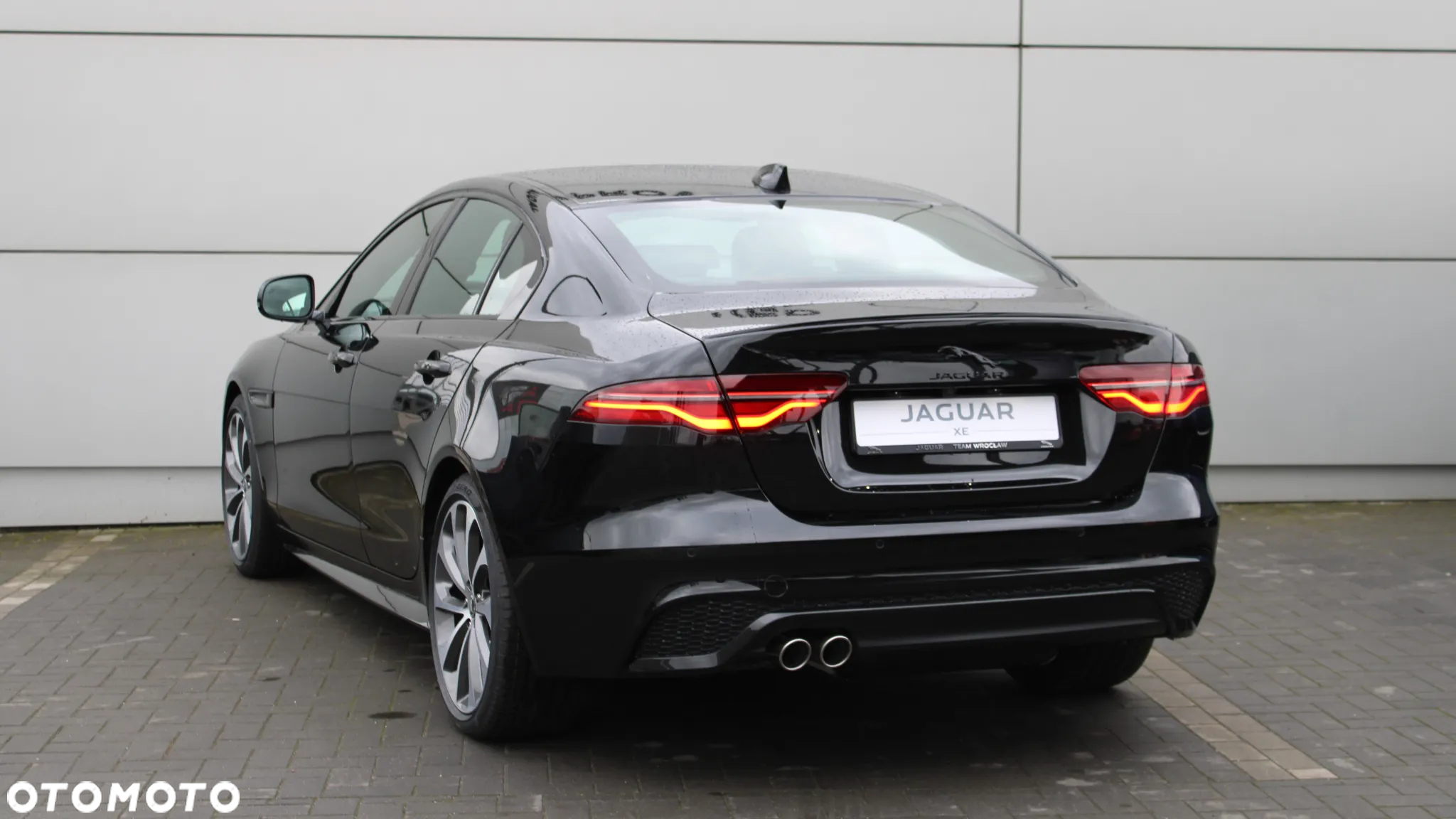 Jaguar XE - 8