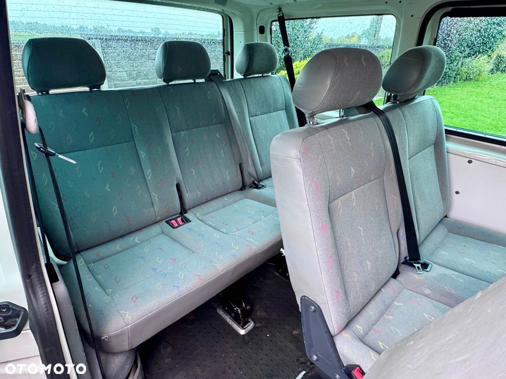 Volkswagen Caravelle - 19