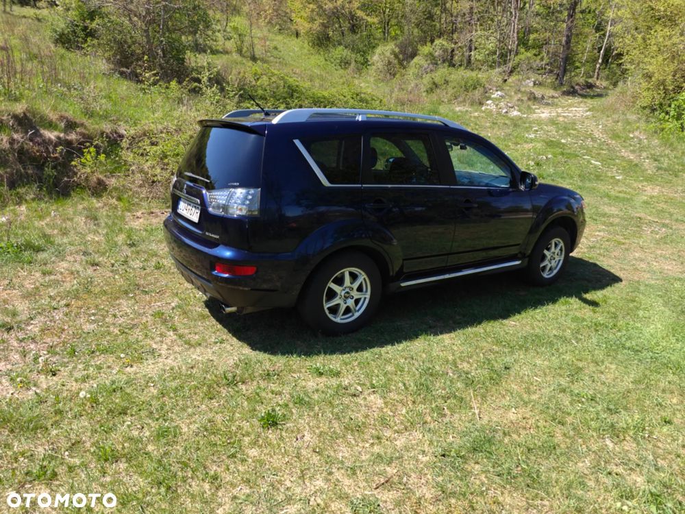 Mitsubishi Outlander 2.0 DID Intense + - 9