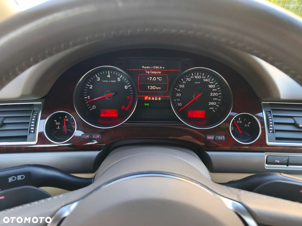 Audi A8 4.2 Quattro - 31