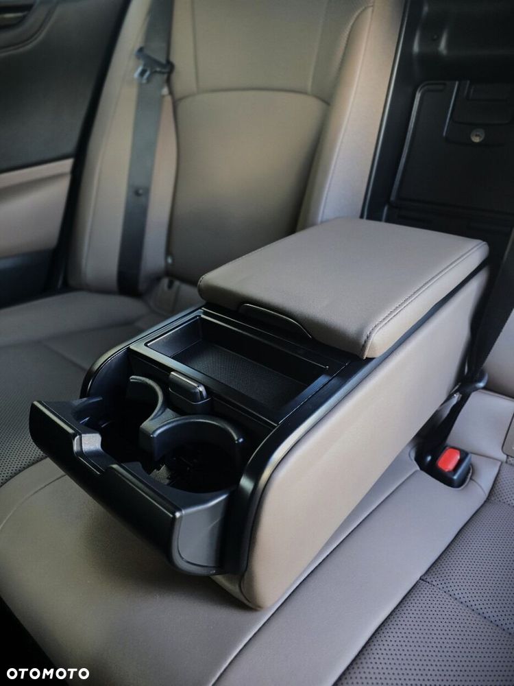 Lexus ES 300h F Sport Design - 27