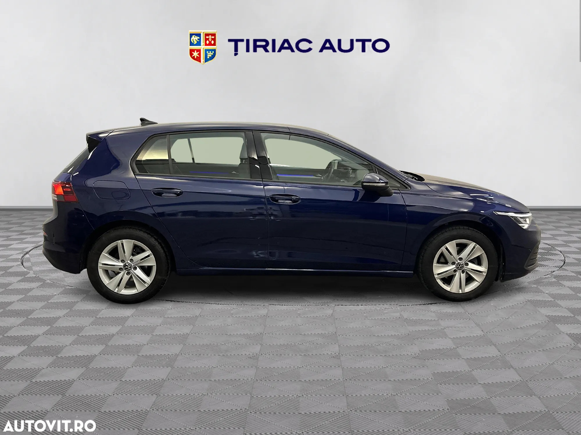 Volkswagen Golf - 6