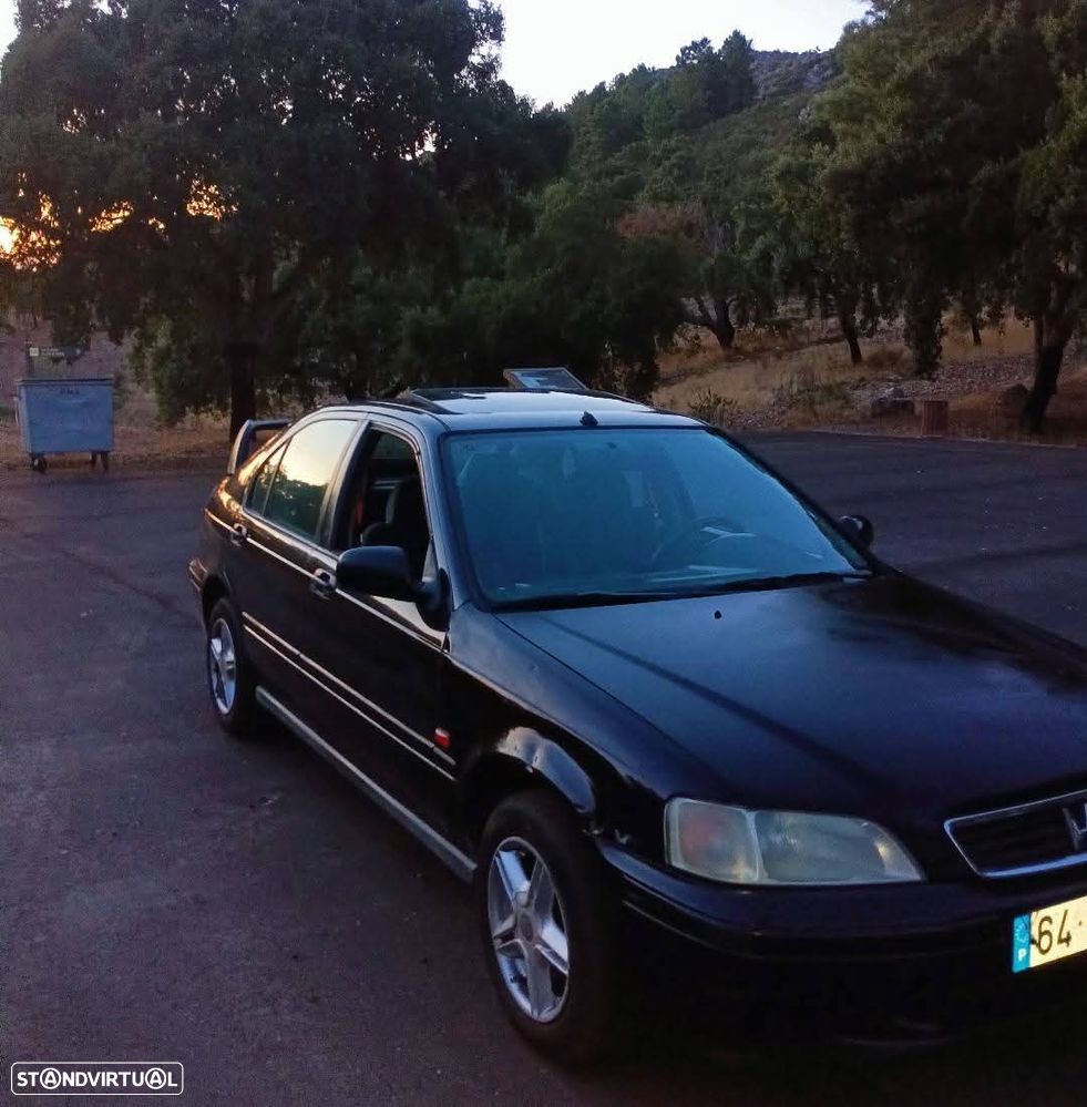 Honda Civic 1.5i LS - 4