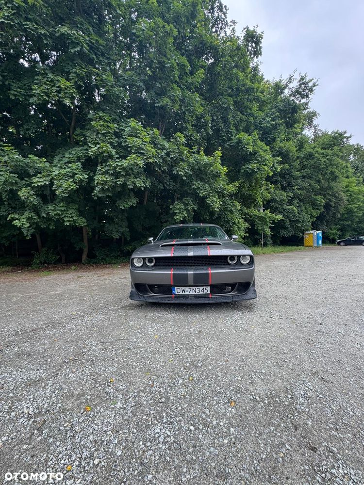 Dodge Challenger - 8