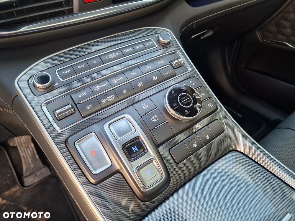 Hyundai Santa Fe 1.6 Plugin-Hybrid 4WD Signature - 29