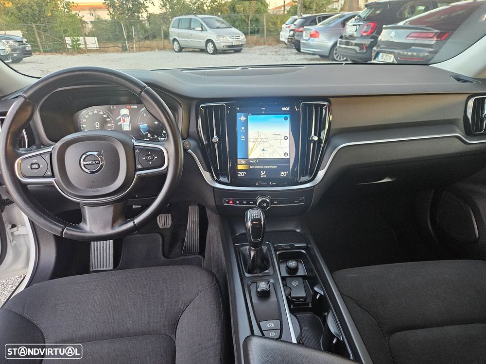 Volvo V60 2.0 D3 Momentum - 41