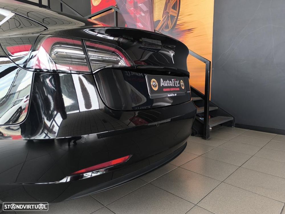 Tesla Model 3 - 24