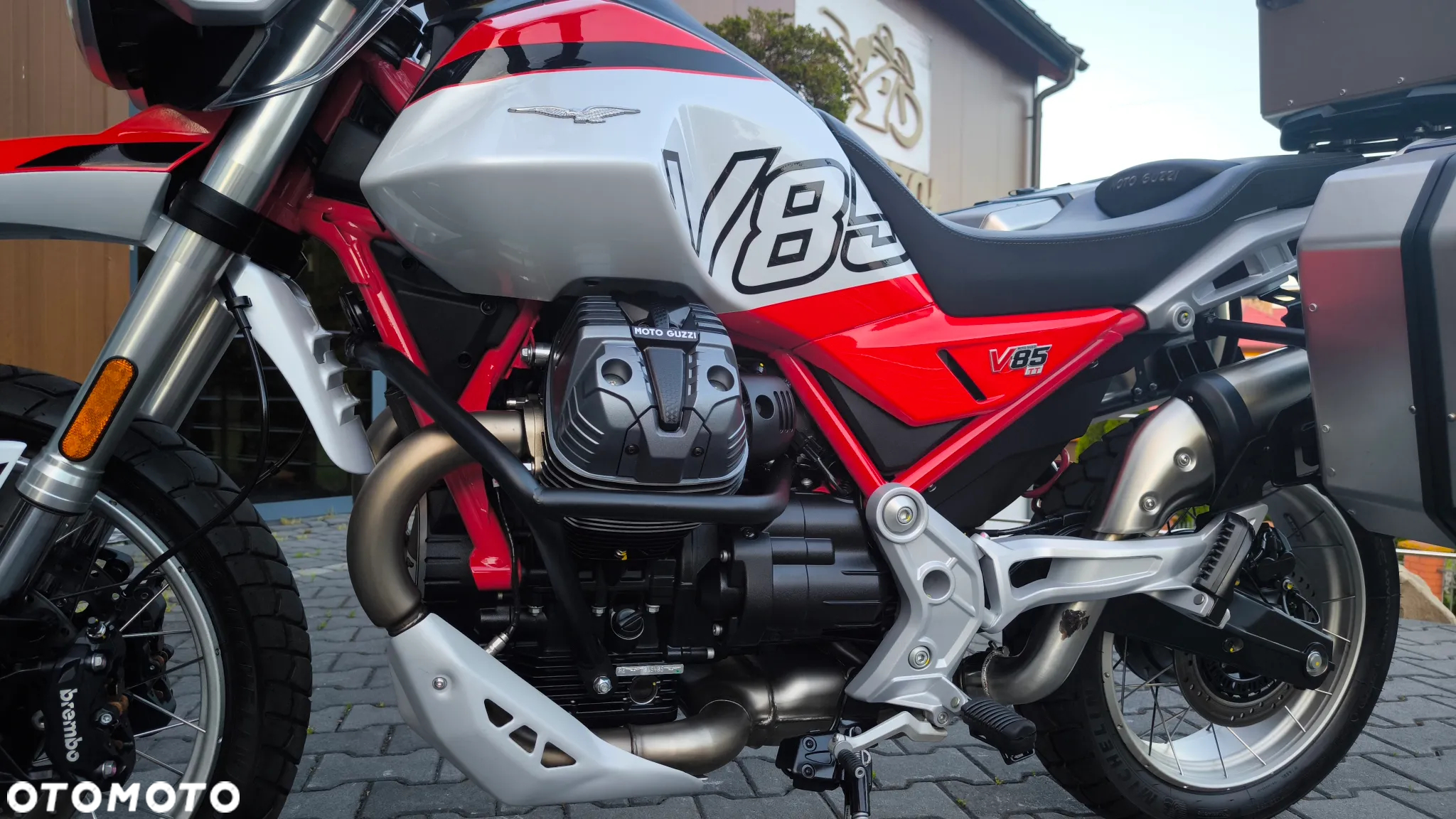 Moto Guzzi V85 - 20