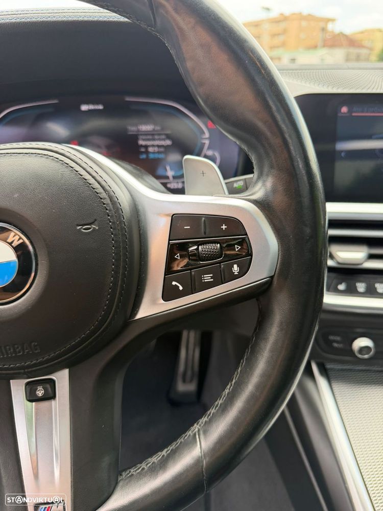 BMW 330 - 32