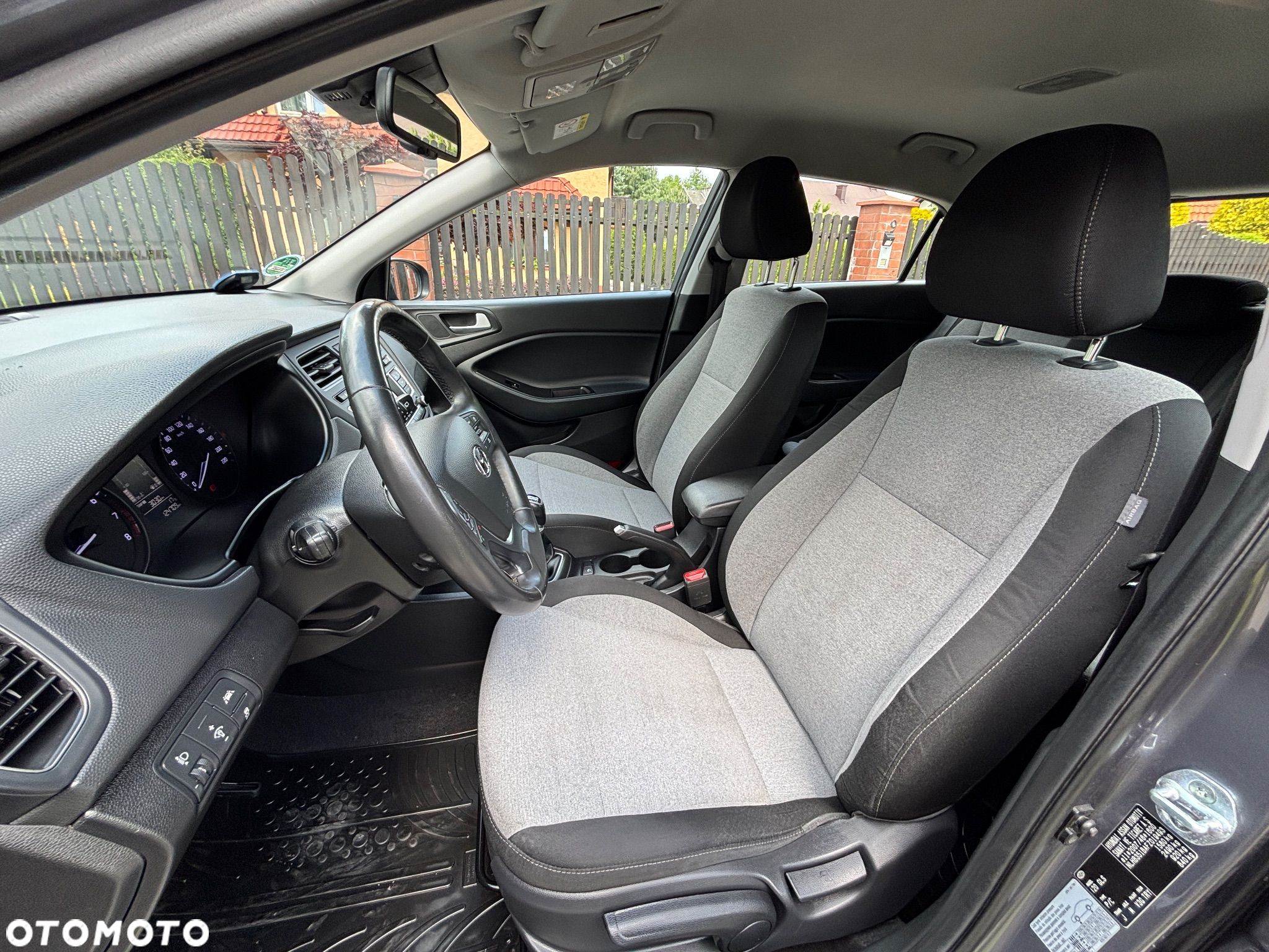 Hyundai i20 1.2 Intro Edition - 16