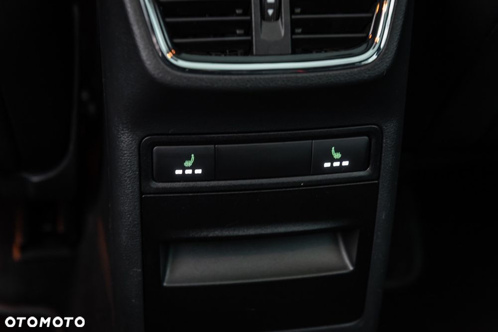 Skoda Octavia 2.0 TDI DSG RS - 8