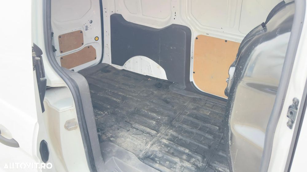 Ford Transit Connect - 13
