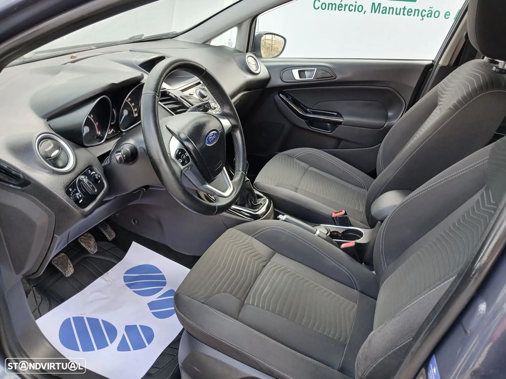 Ford Fiesta 1.0 T EcoBoost Titanium - 33