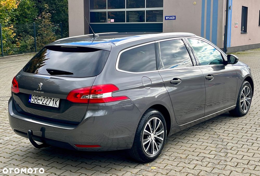 Peugeot 308 - 8