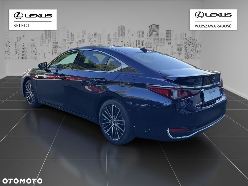 Lexus ES 300h Business Edition - 4