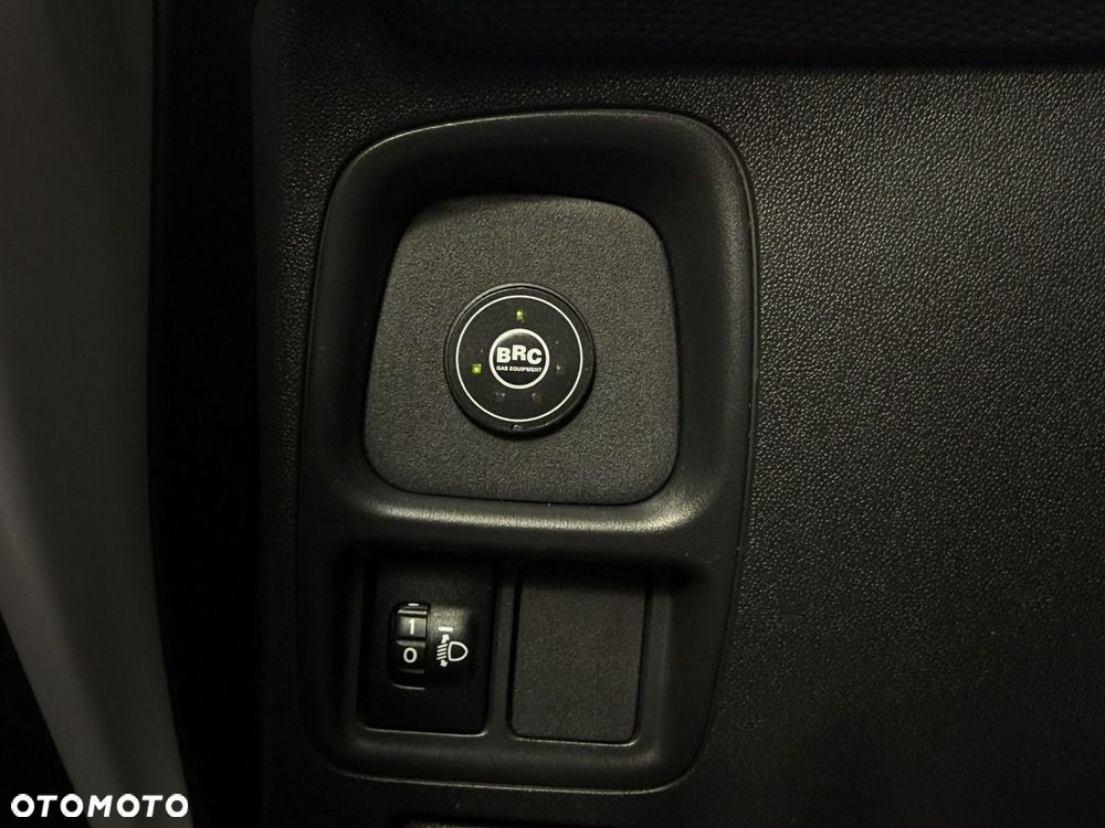 Toyota Aygo x-play - 24