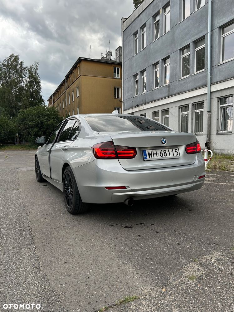 BMW Seria 3 320i - 7