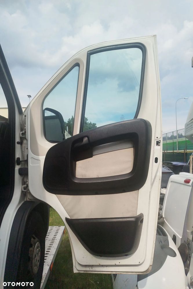 drzwi przód prawe kompletne Białe do Ducato III Lift 14-22r Boxer JUMPER 14-22r ,BEZ Lusterka, w komplecie szyby -zamki -klamki -podnosnik szyby w prądzie -tapicerka drzwi -wiązka -listwy - 2